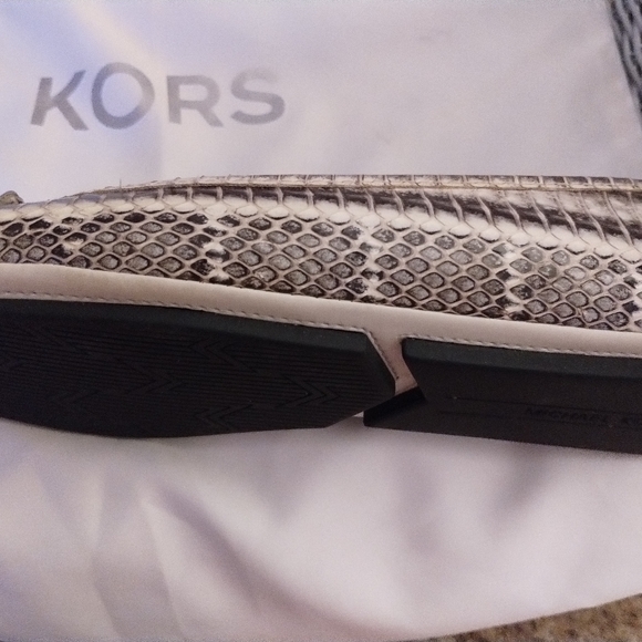 Michael Kors Flats shoes - Picture 3 of 4